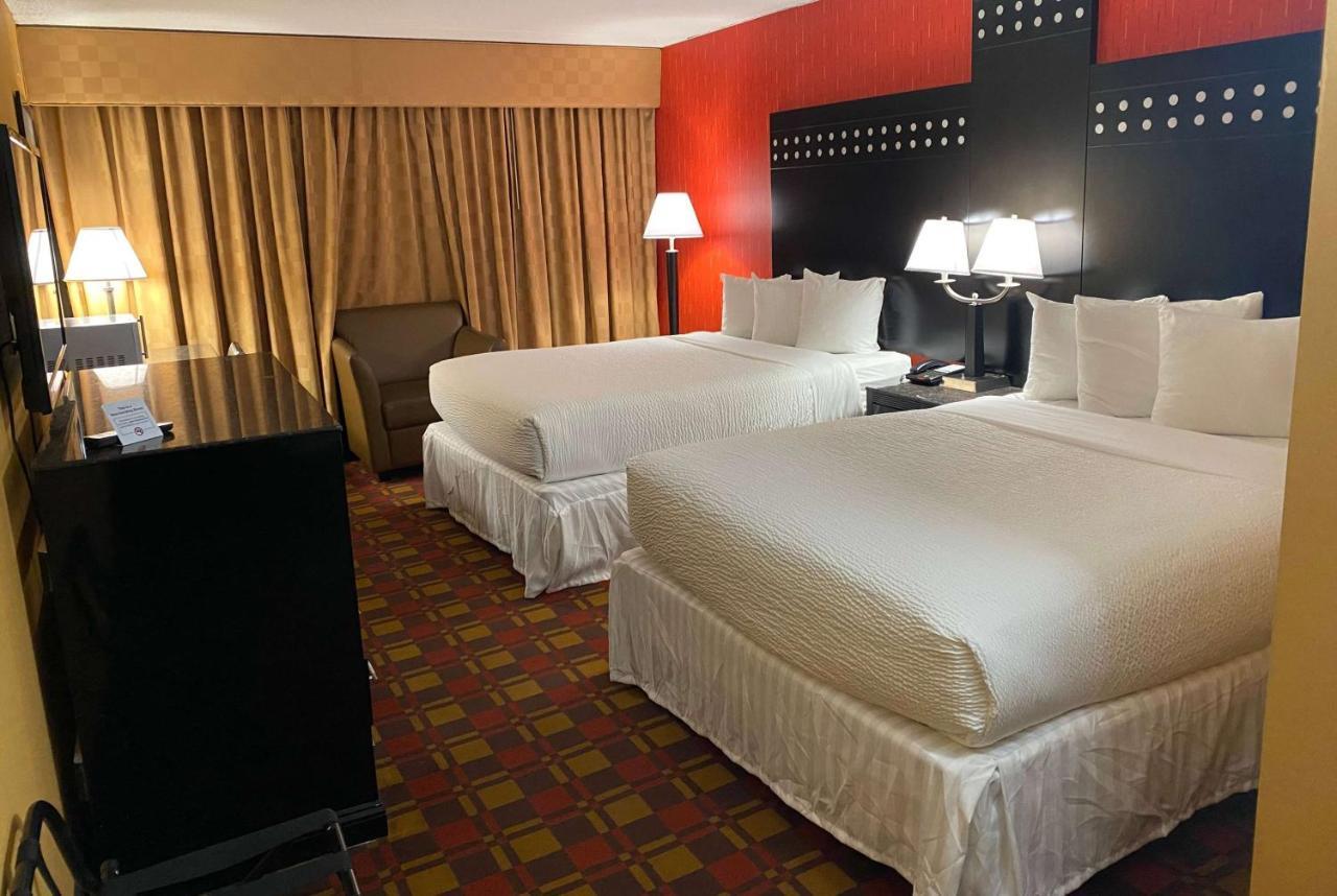 Ramada By Wyndham Rochelle Park Near Paramus Zewnętrze zdjęcie